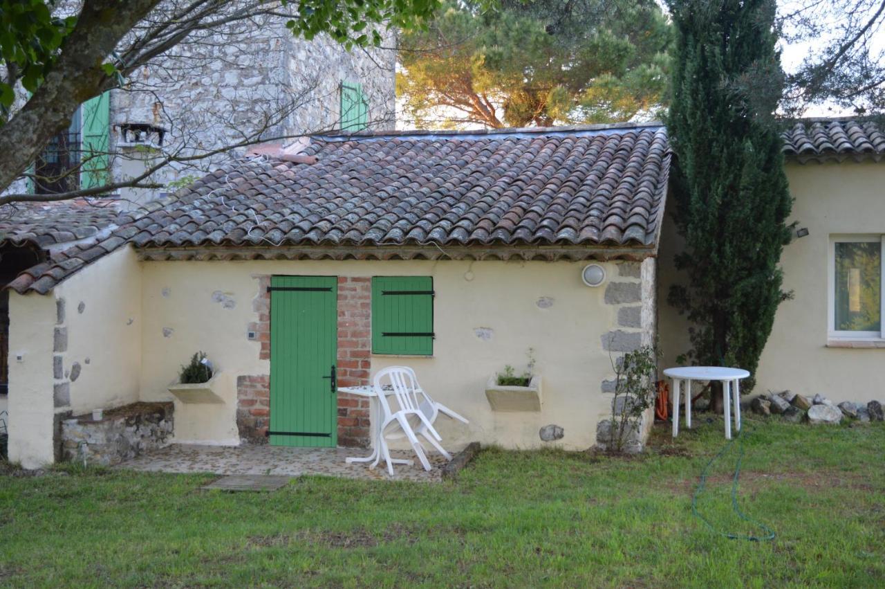 バンヌ Les Loups Dans La Bergerie Bed & Breakfast エクステリア 写真