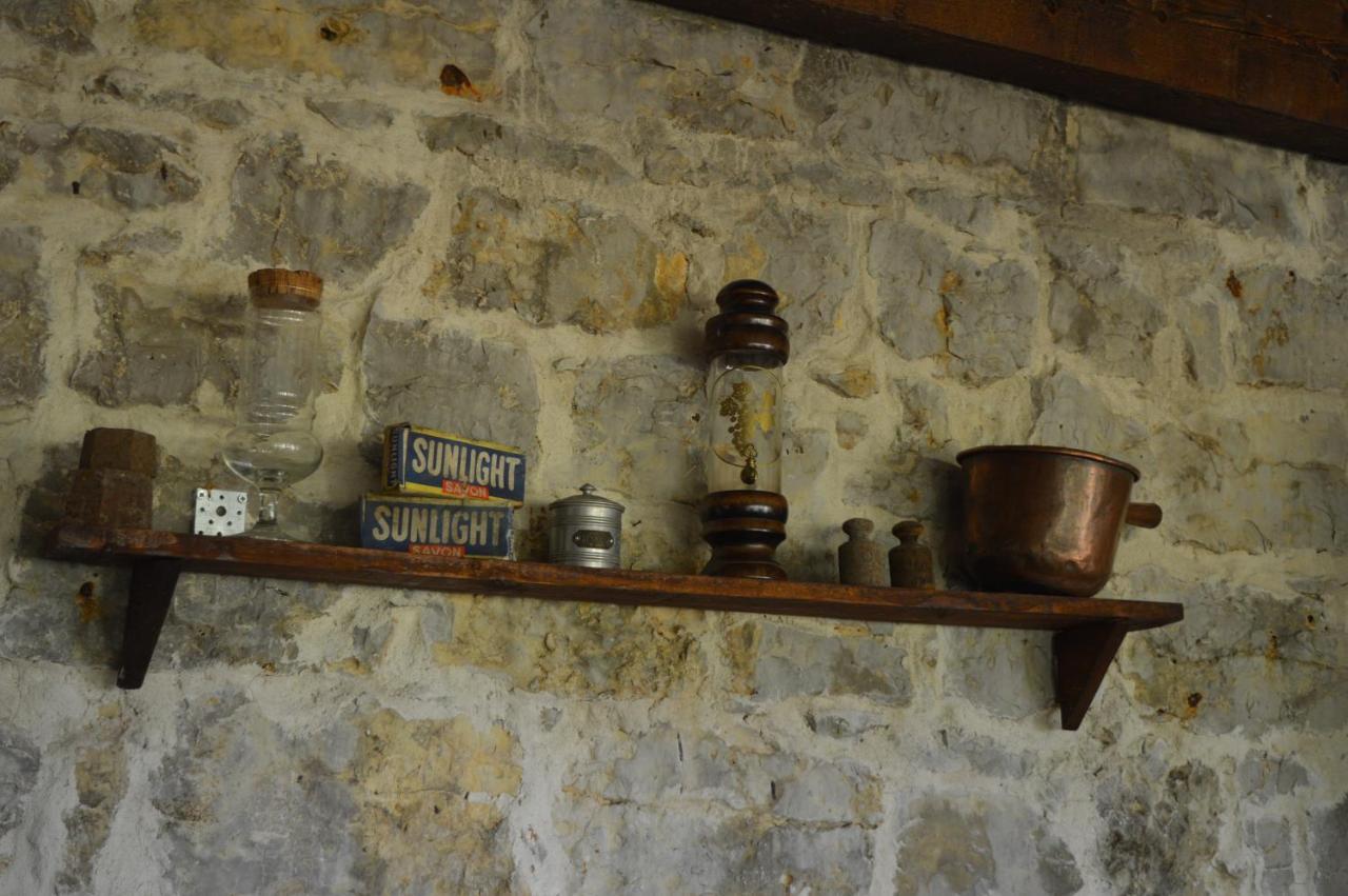 バンヌ Les Loups Dans La Bergerie Bed & Breakfast エクステリア 写真