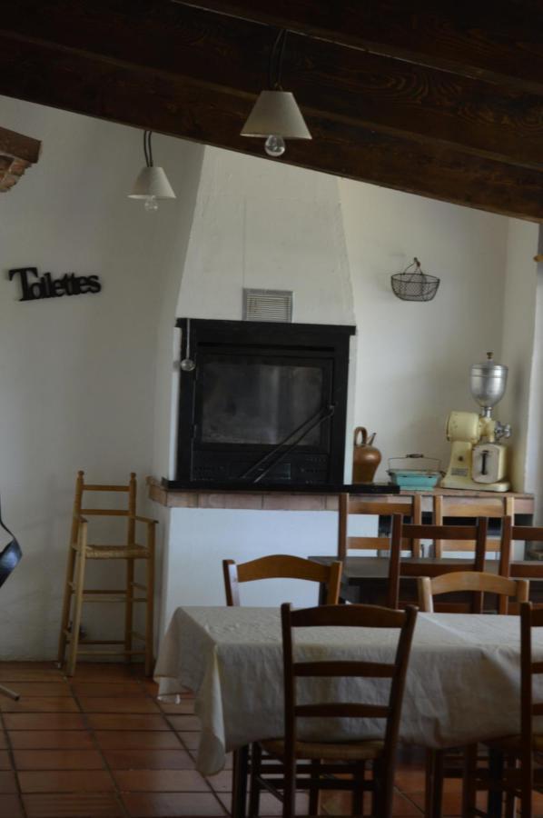 バンヌ Les Loups Dans La Bergerie Bed & Breakfast エクステリア 写真